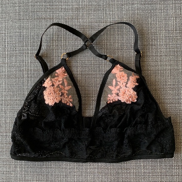 Never worn NWOT embroidered lace bralette - Picture 2 of 2